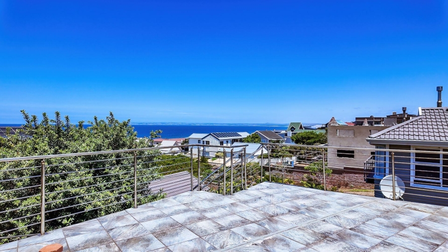 5 Bedroom Property for Sale in Hersham Western Cape